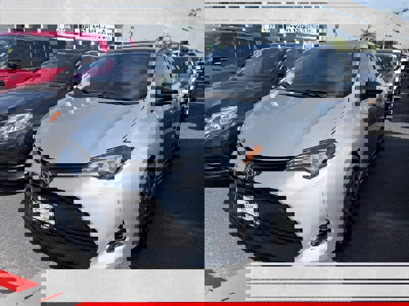 Used 2017 Toyota Corolla L w/ Carpet Mat Package (TMS) FWD image 2