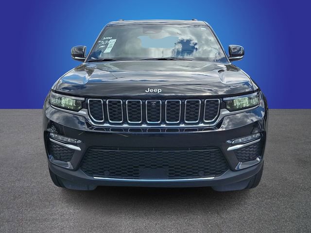 Used 2023 Jeep Grand Cherokee Limited w/ Luxury Tech Group II AWD/4WD image 2