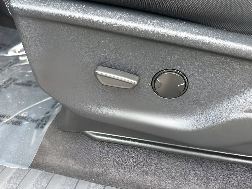 Used 2024 Ford F150 XLT w/ XLT Black Appearance Package image 10