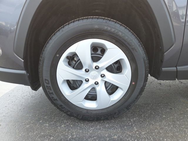 Used 2025 Toyota RAV4 LE AWD/4WD image 25