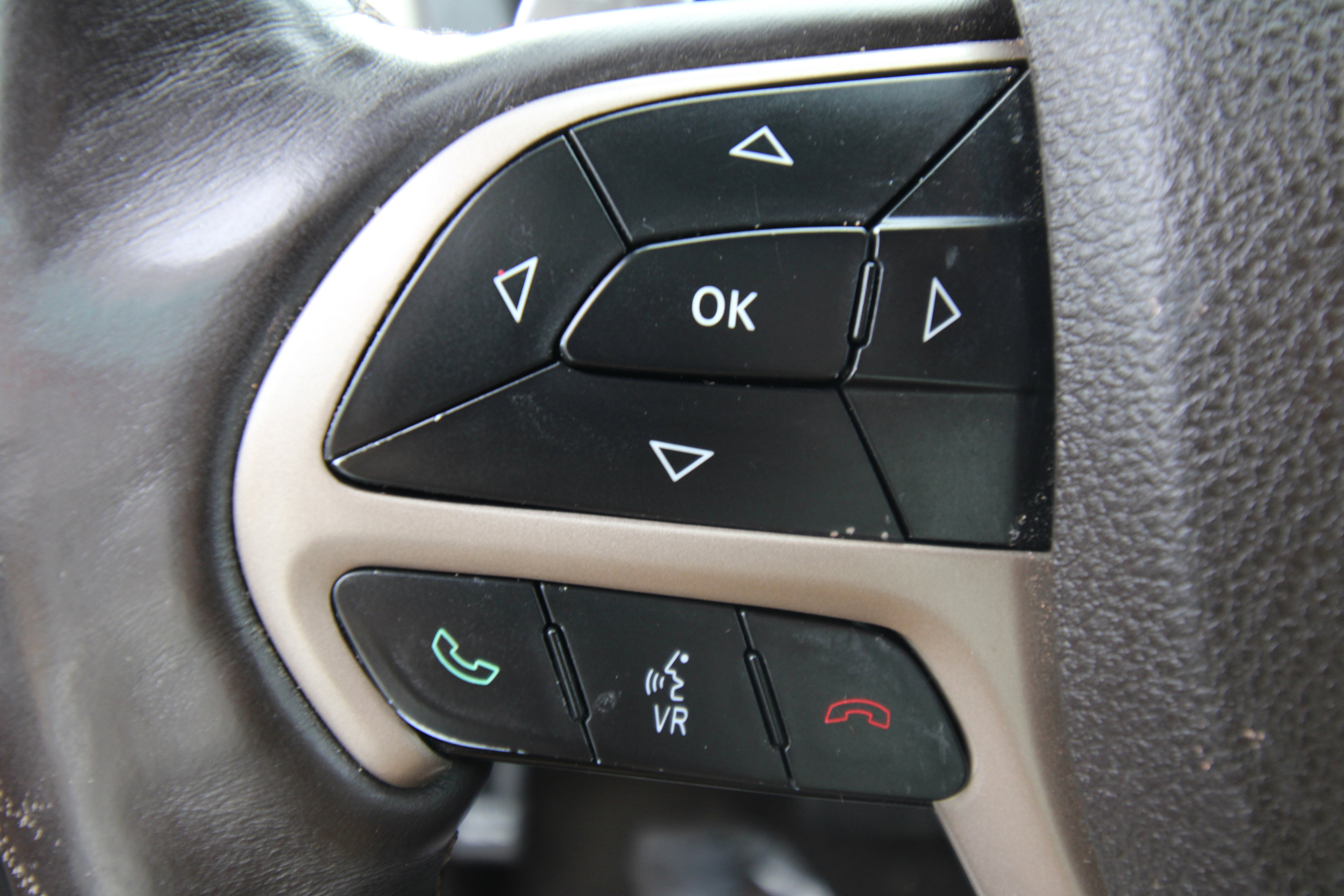 Used 2014 Jeep Grand Cherokee Summit AWD/4WD image 33