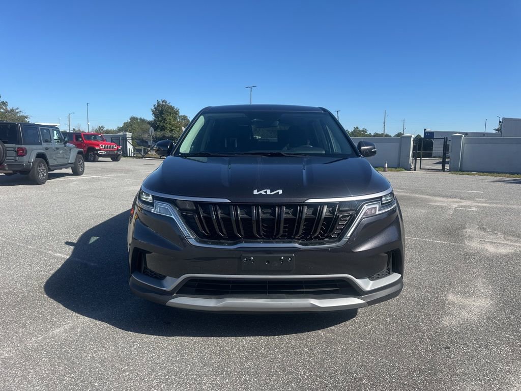 Used 2024 Kia Carnival LX image 2