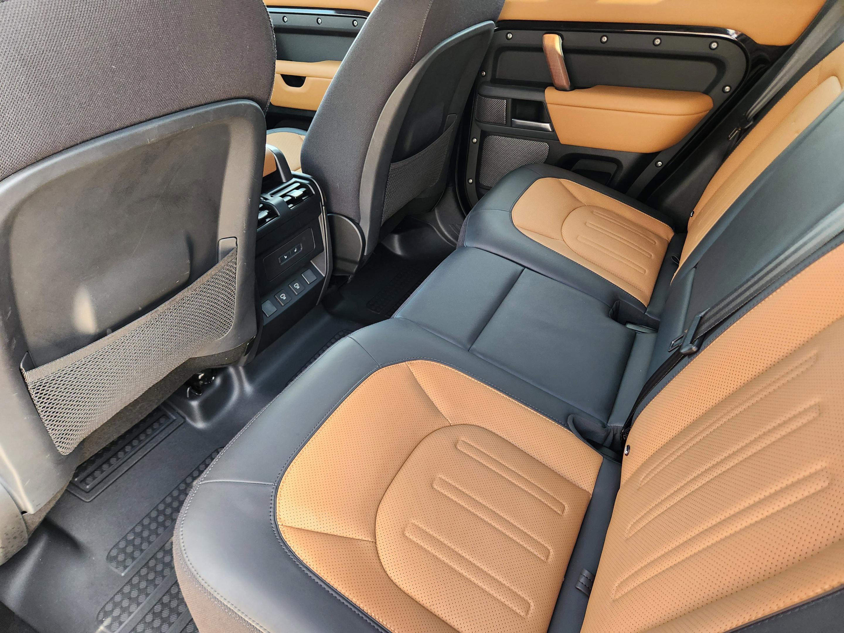Certified 2024 Land Rover Defender 110 X AWD/4WD image 25