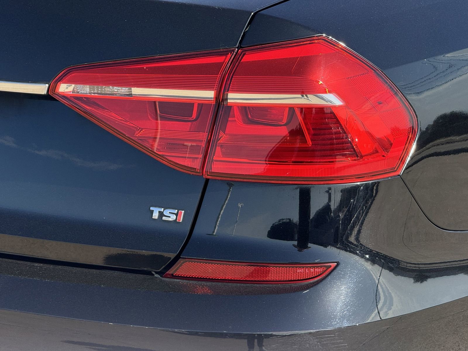 Used 2016 Volkswagen Passat 1.8T S image 11