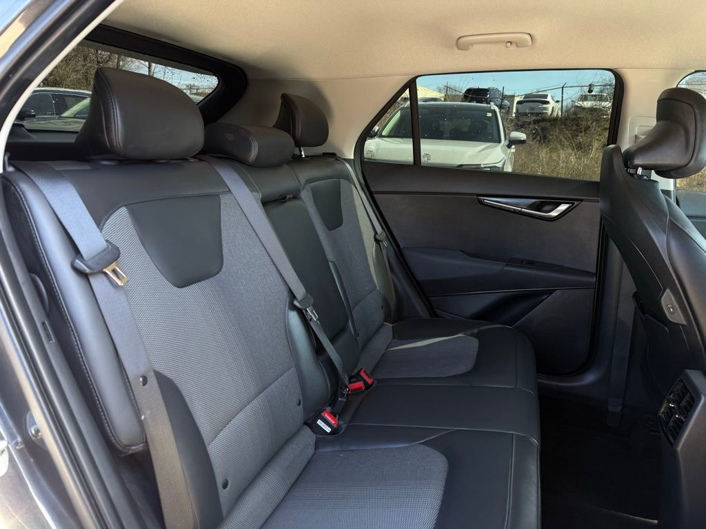 Used 2023 Kia Niro EX image 18