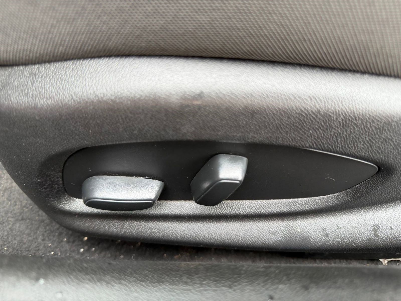 Used 2020 Chevrolet Camaro LT RWD image 12