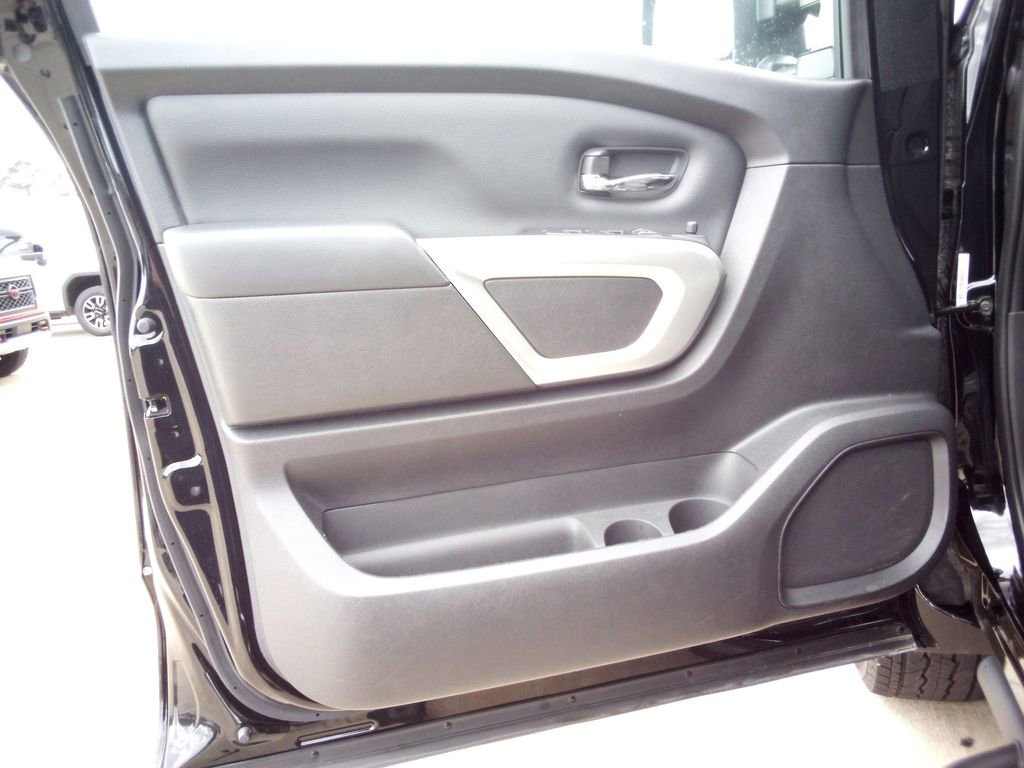 Certified 2024 Nissan Titan SV w/ SV Convenience Package image 13
