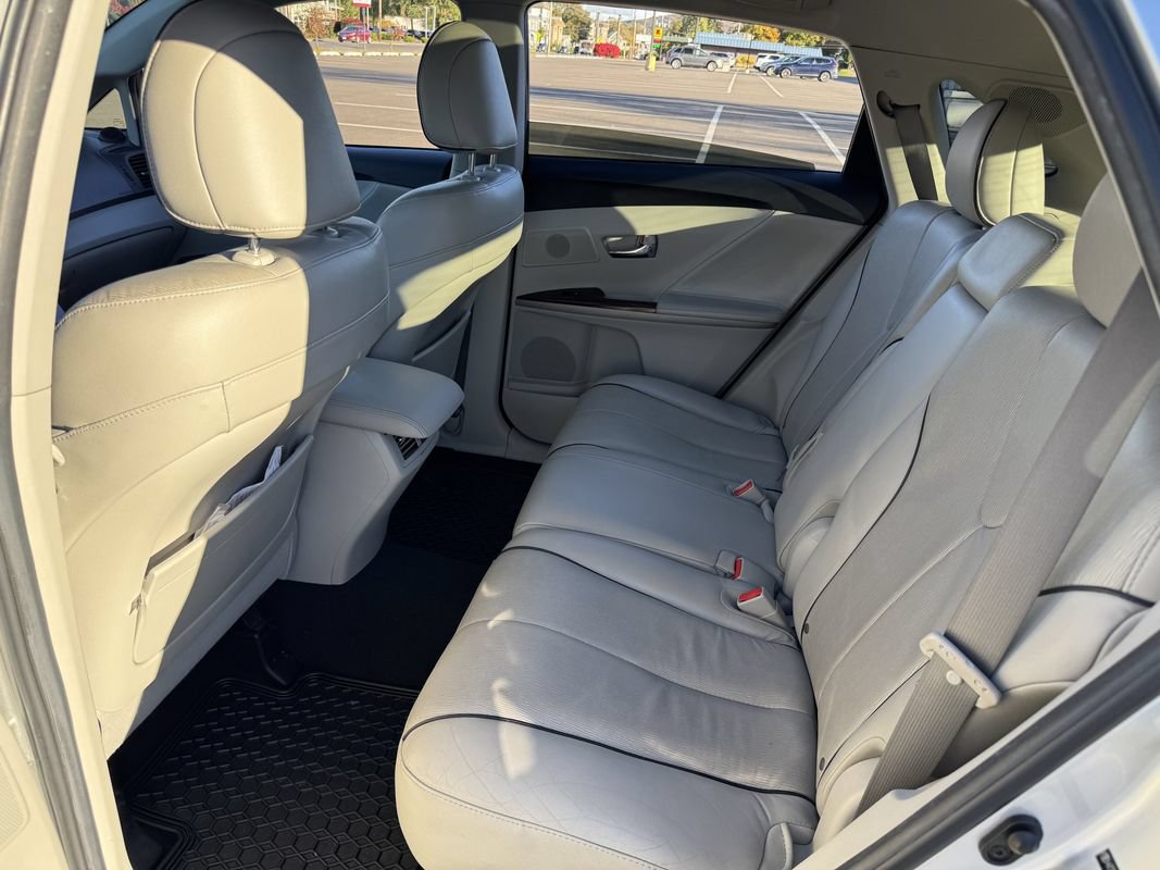 Used 2010 Toyota Venza AWD w/ Comfort Pkg image 13