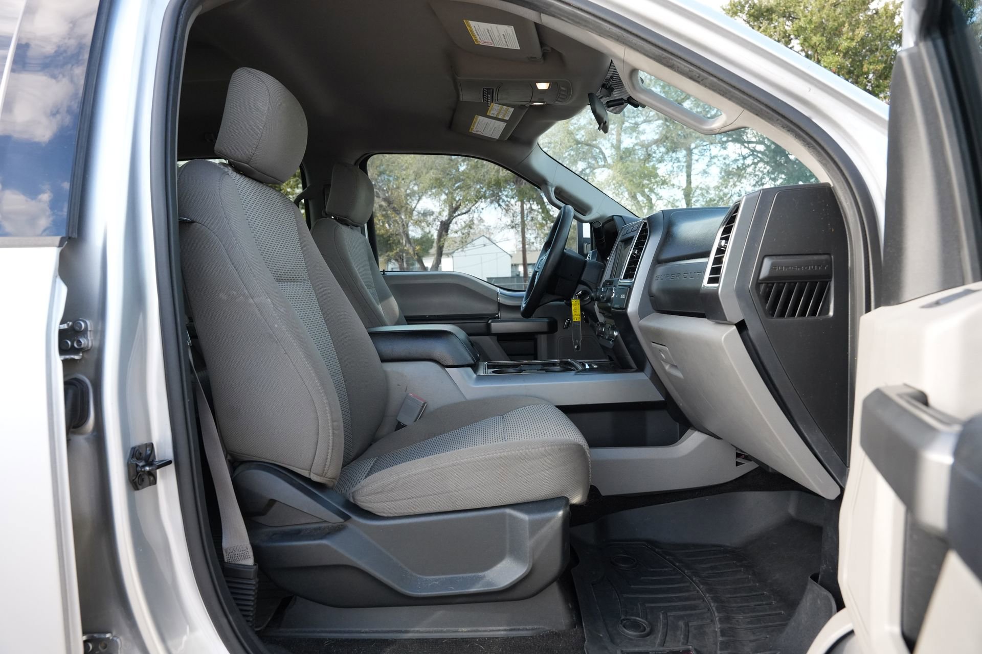 Used 2017 Ford F250 XLT w/ XLT Premium Package image 26