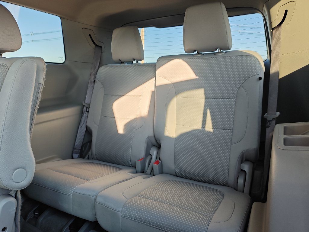 Used 2023 GMC Acadia SLE w/ Driver Convenience Package FWD image 25