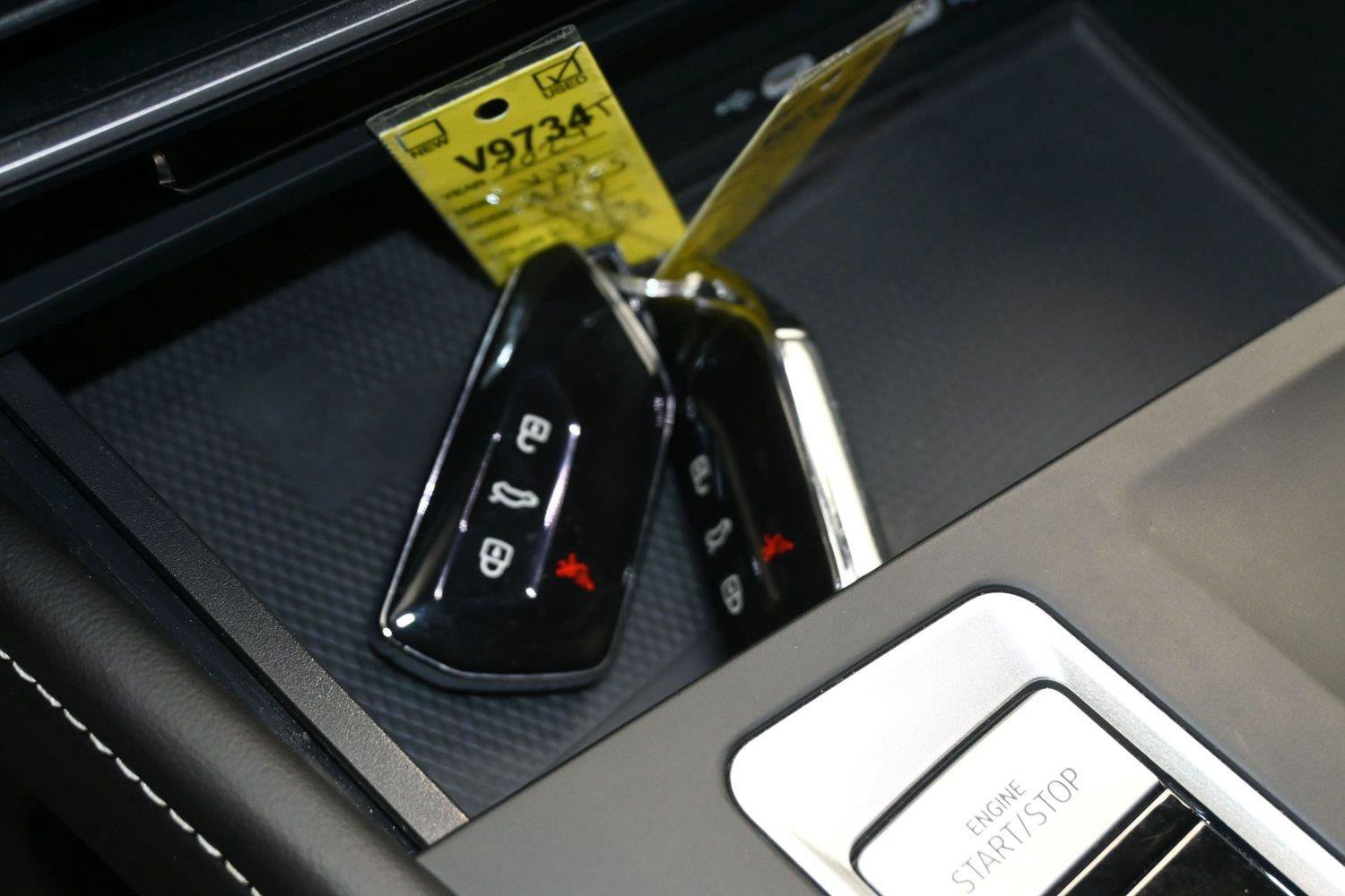 Used 2024 Volkswagen Atlas Cross Sport SE AWD/4WD image 5