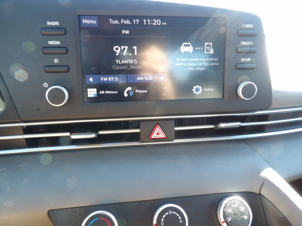 Used 2023 Hyundai Elantra SE w/ Preferred Accessory Package image 15