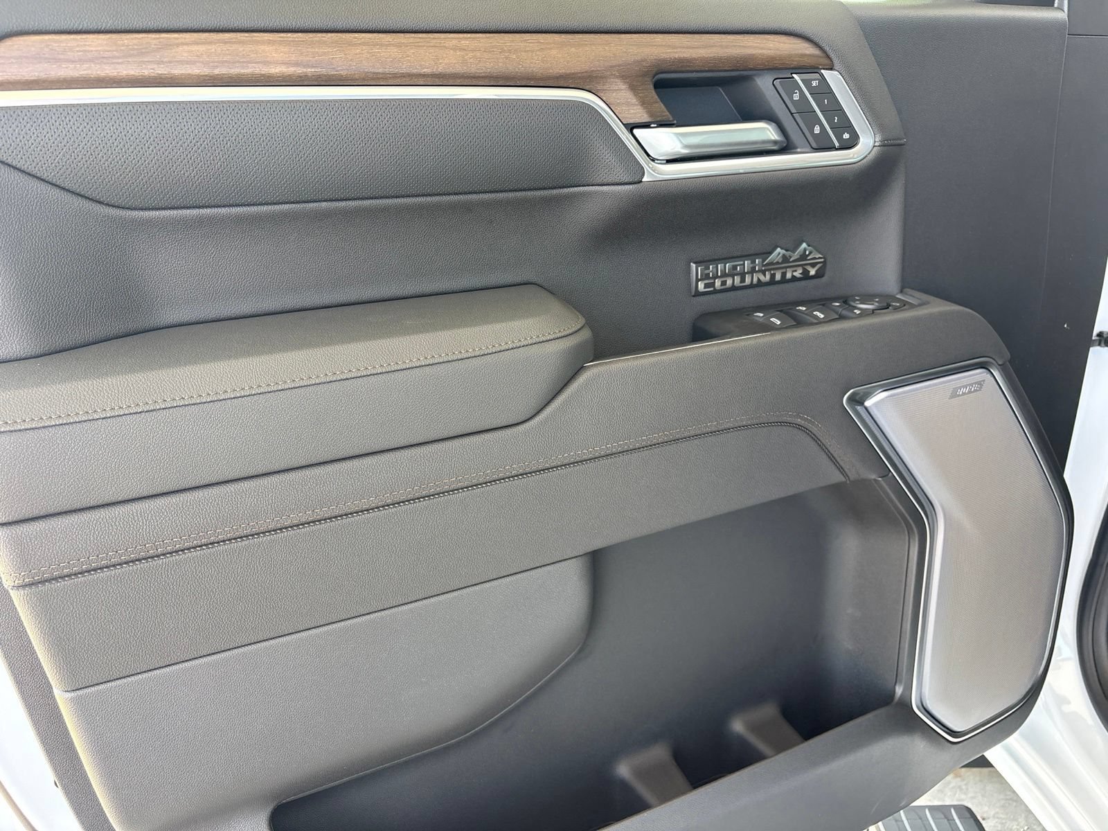 New 2026 Chevrolet Silverado 1500 High Country w/ High Country Premium Package AWD/4WD image 12