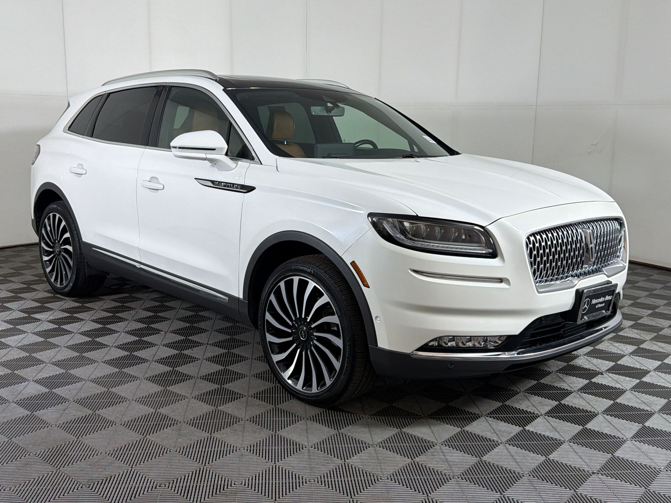 Used 2022 Lincoln Nautilus Black Label w/ Class II Trailer Tow Package AWD/4WD image 7