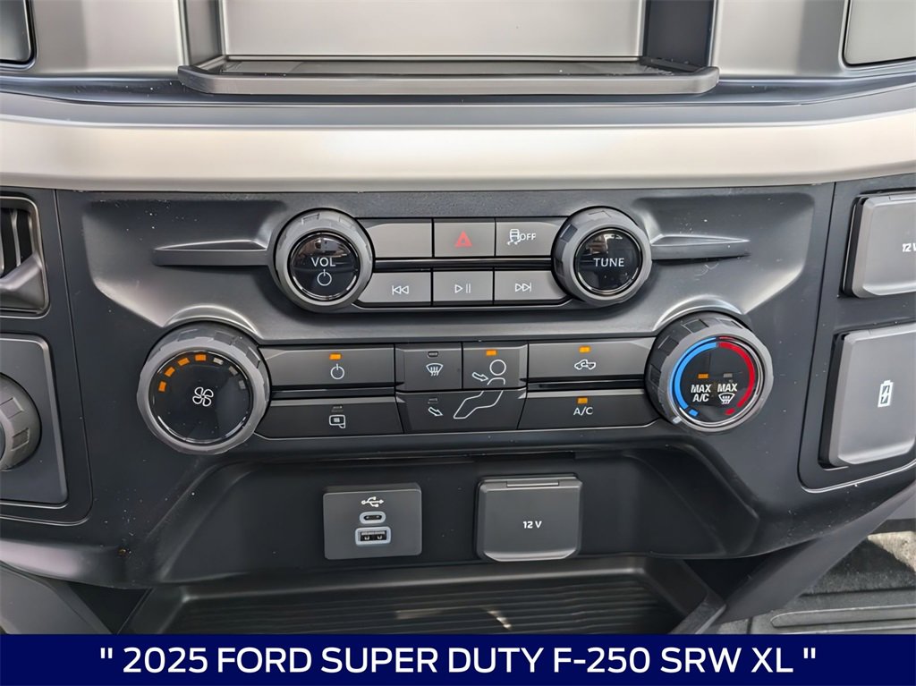 New 2025 Ford F250 XL w/ XL Chrome Package image 21