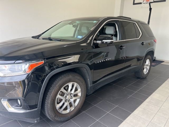 Used 2018 Chevrolet Traverse LT FWD image 2