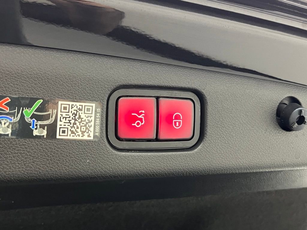 Used 2025 Mercedes-Benz E 53 AMG e 4MATIC Sedan image 33
