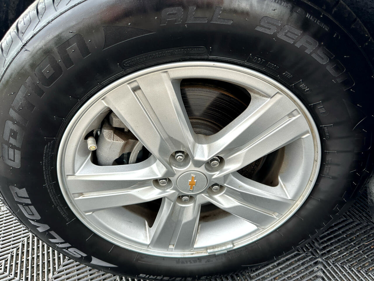 Used 2022 Chevrolet Trax LS w/ Tint and Cruise Package image 38