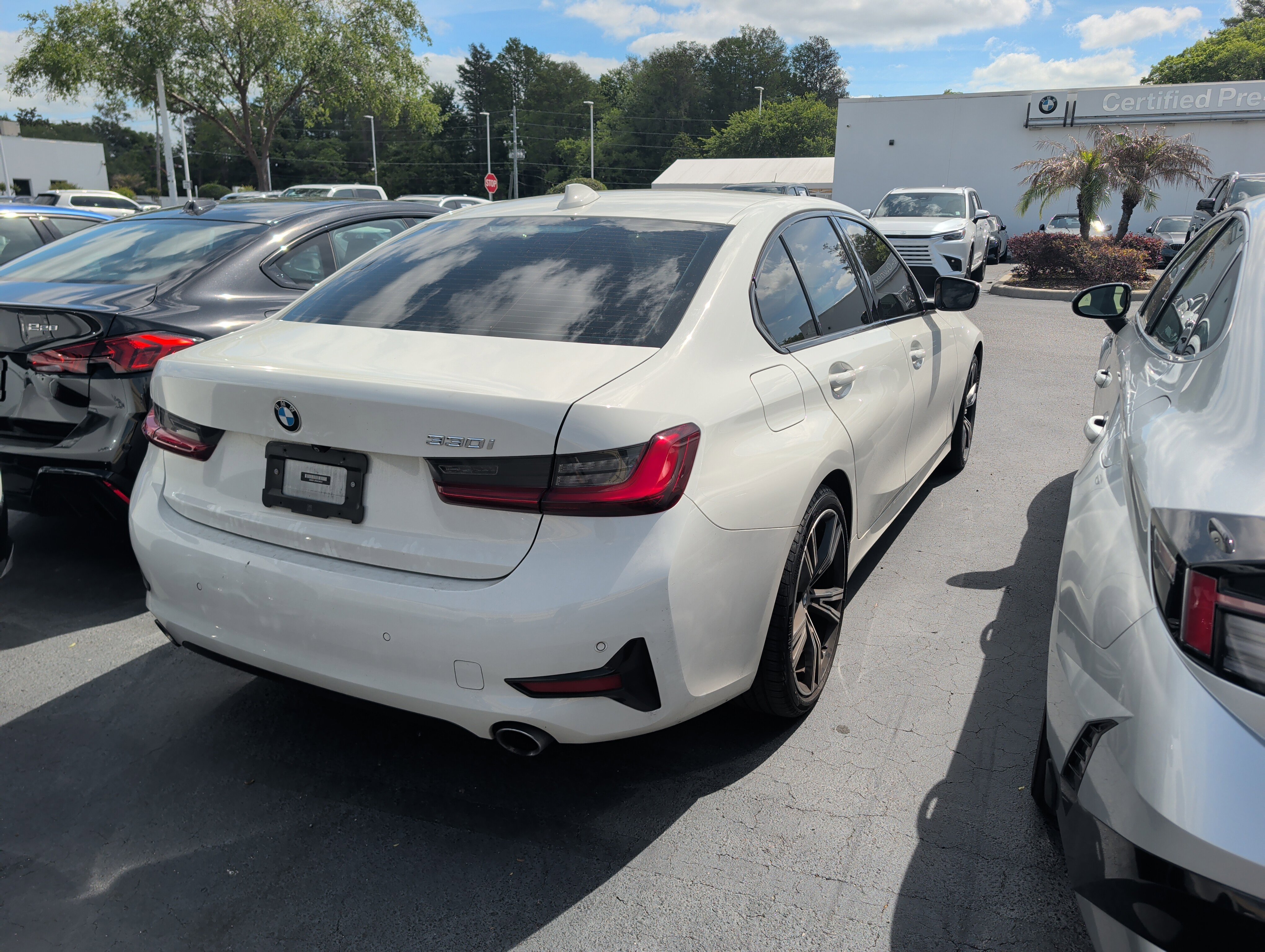 Used 2022 BMW 330i Sedan w/ Driving Assistance Package image 4
