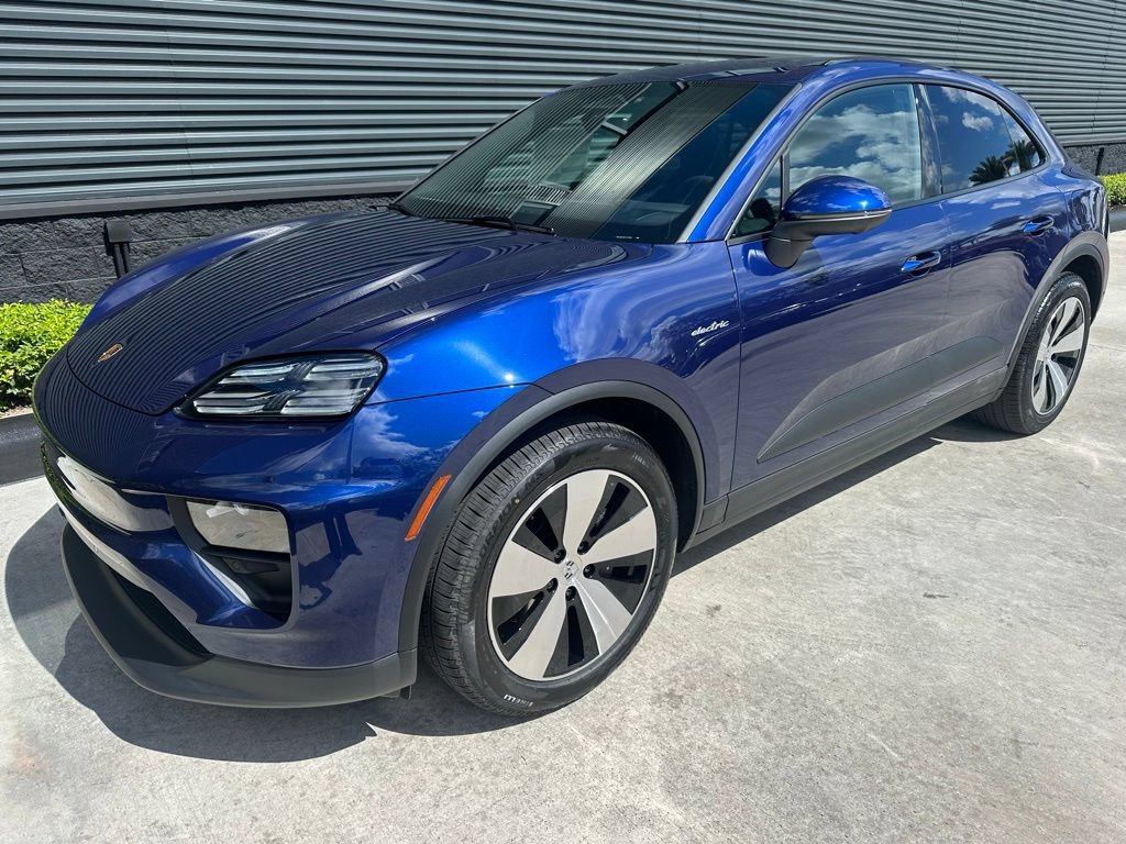 Used 2026 Porsche Macan Electric RWD image 7
