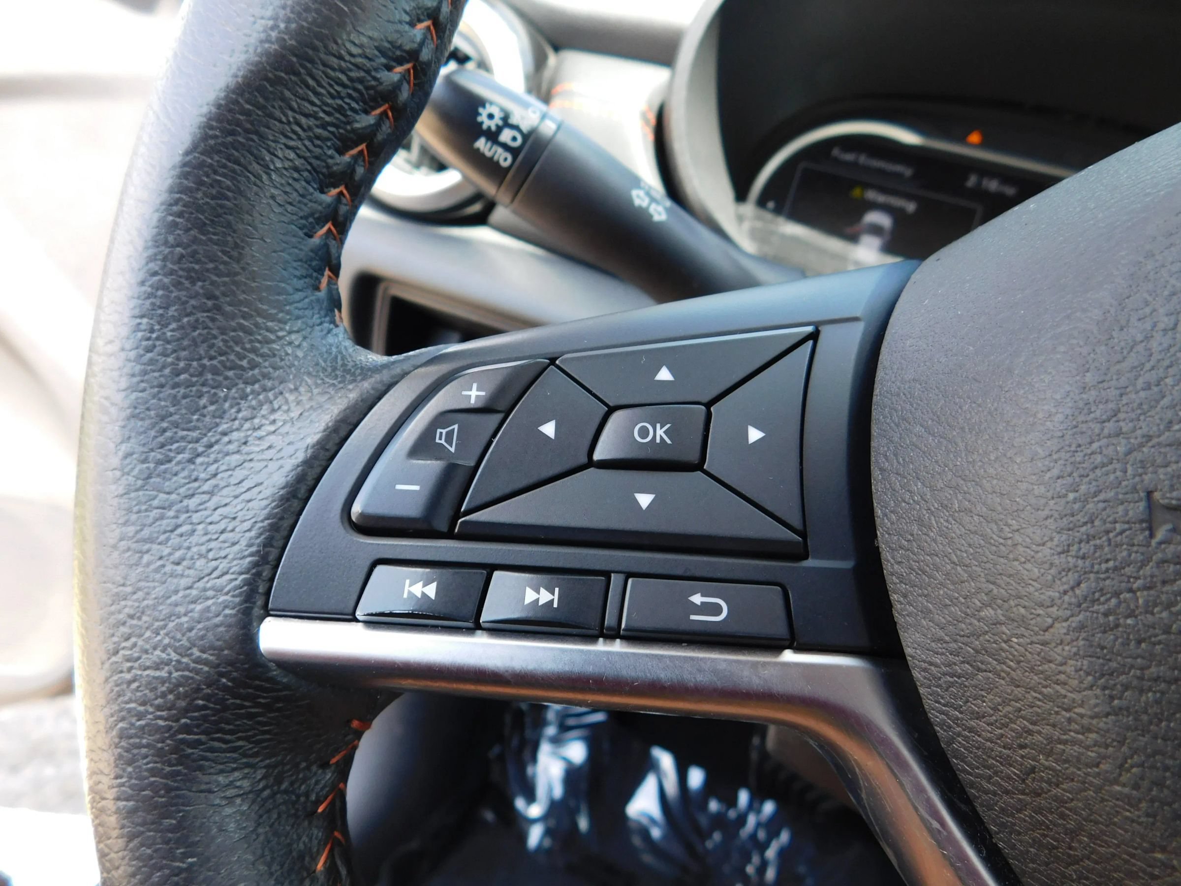 Used 2024 Nissan Versa SR w/ Trunk Package FWD image 22