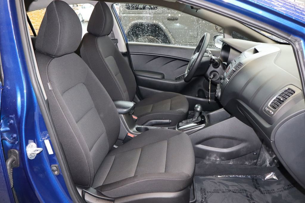 Used 2017 Kia Forte LX image 13