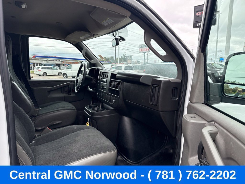 Used 2025 Chevrolet Express 2500 w/ Driver Convenience Package RWD image 15