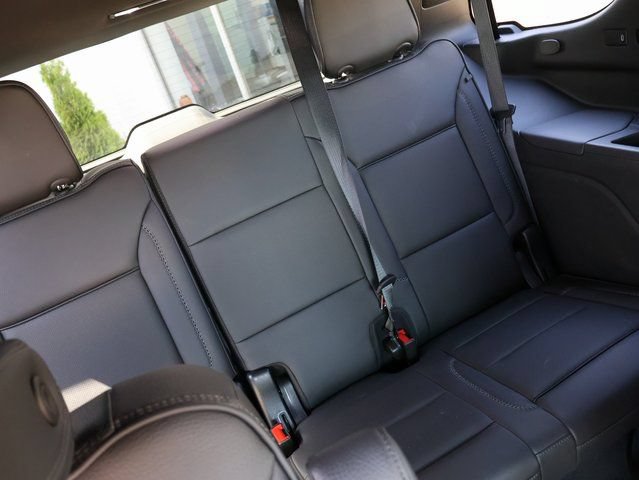 Used 2023 GMC Yukon Denali AWD/4WD image 16
