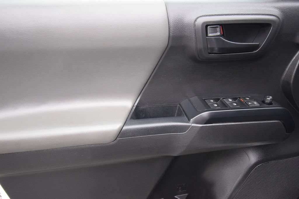 Used 2022 Toyota Tacoma SR AWD/4WD image 26
