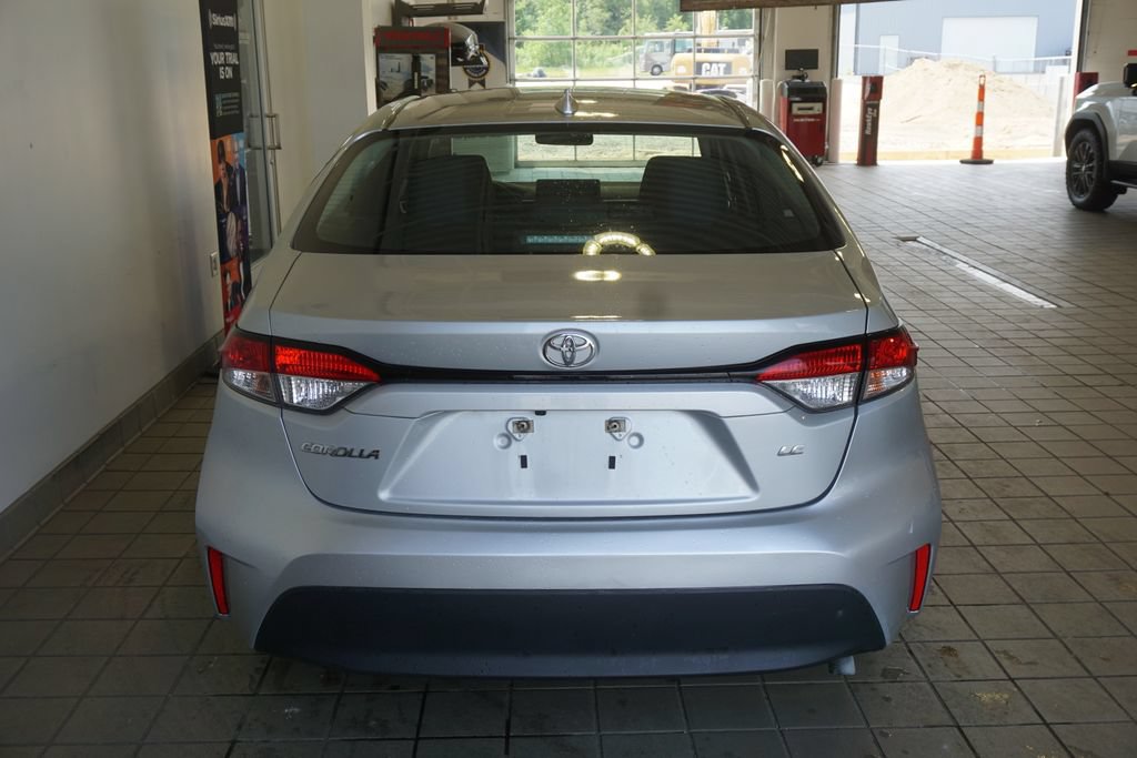 Used 2024 Toyota Corolla LE FWD image 13