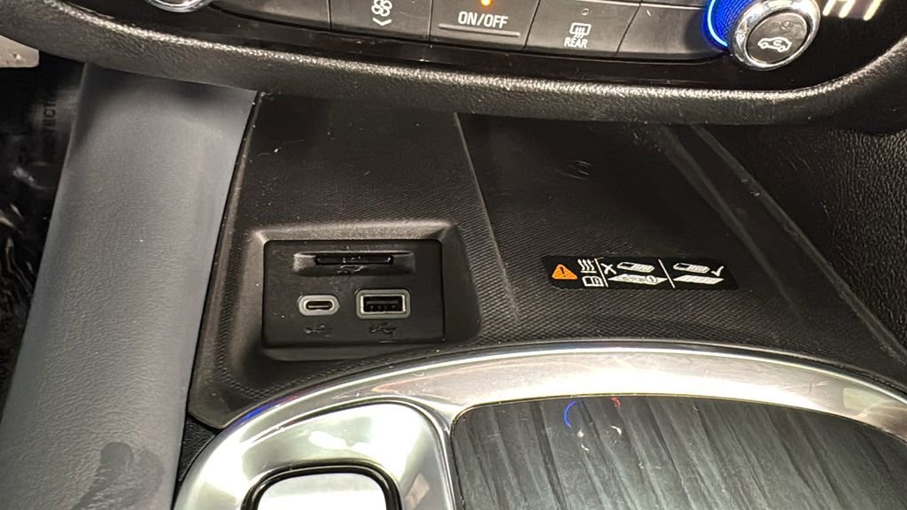 Used 2023 Buick Enclave Essence w/ Experience Buick Package image 32