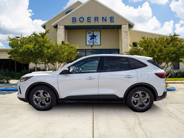 Used 2025 Ford Escape ST-Line image 2