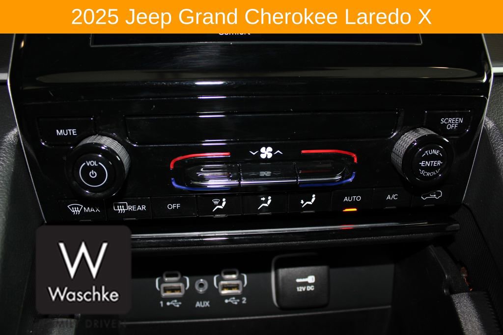 Used 2025 Jeep Grand Cherokee Laredo X w/ Trailer Tow Package AWD/4WD image 32