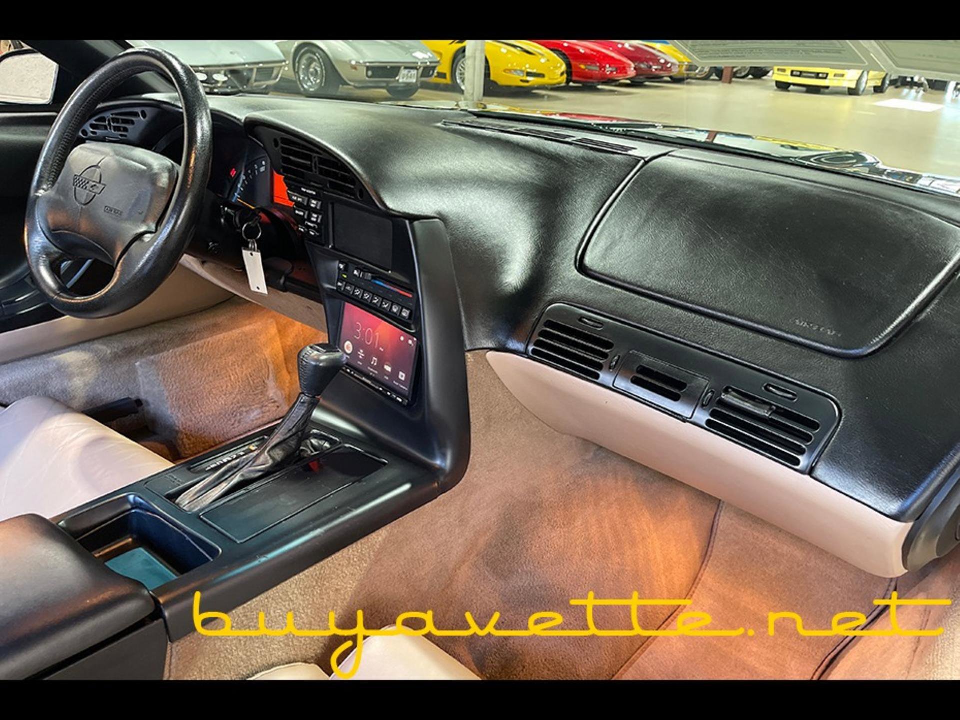 Used 1996 Chevrolet Corvette Coupe image 14