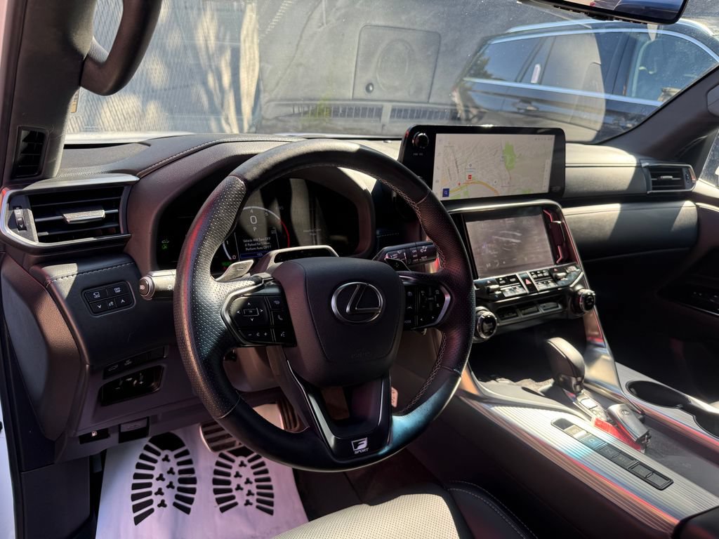 Used 2025 Lexus LX 700h F Sport AWD/4WD image 14