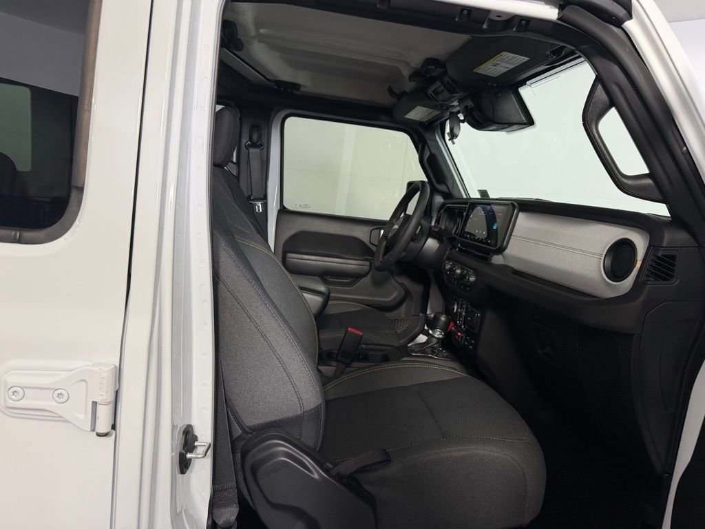 Used 2024 Jeep Wrangler Unlimited image 36