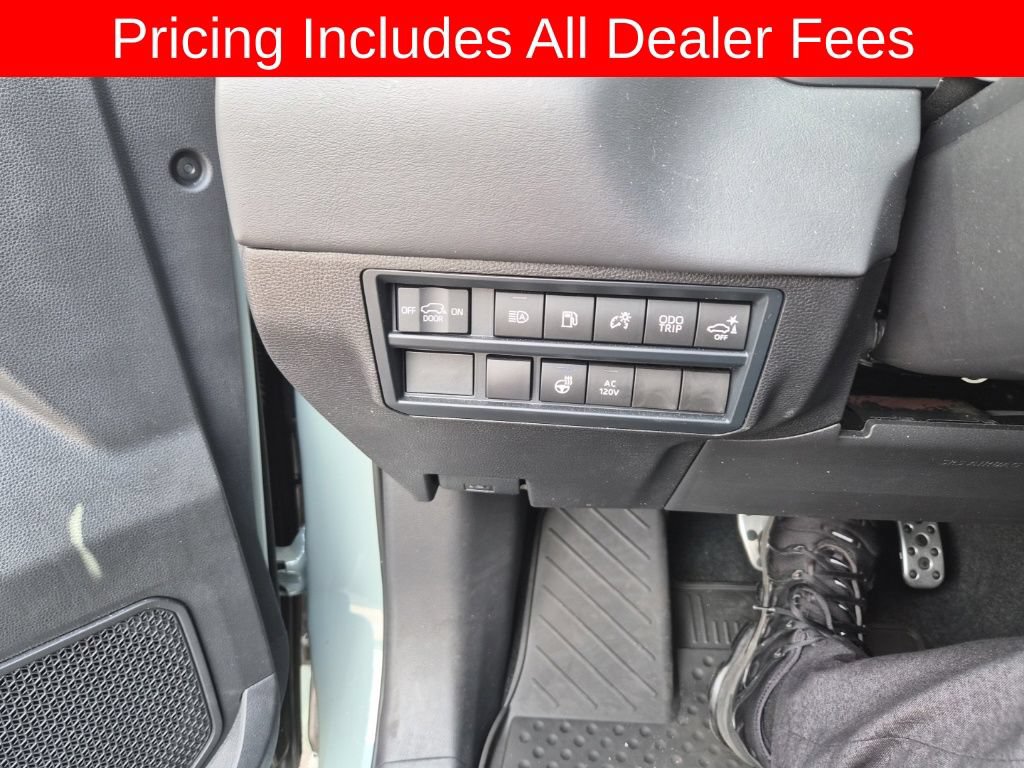 Used 2025 Toyota Sequoia Platinum AWD/4WD image 12