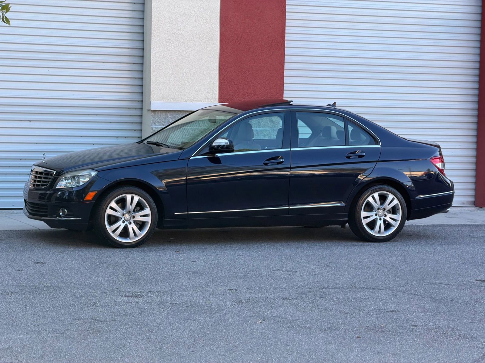 Used 2008 Mercedes-Benz C 300 Sedan image 11