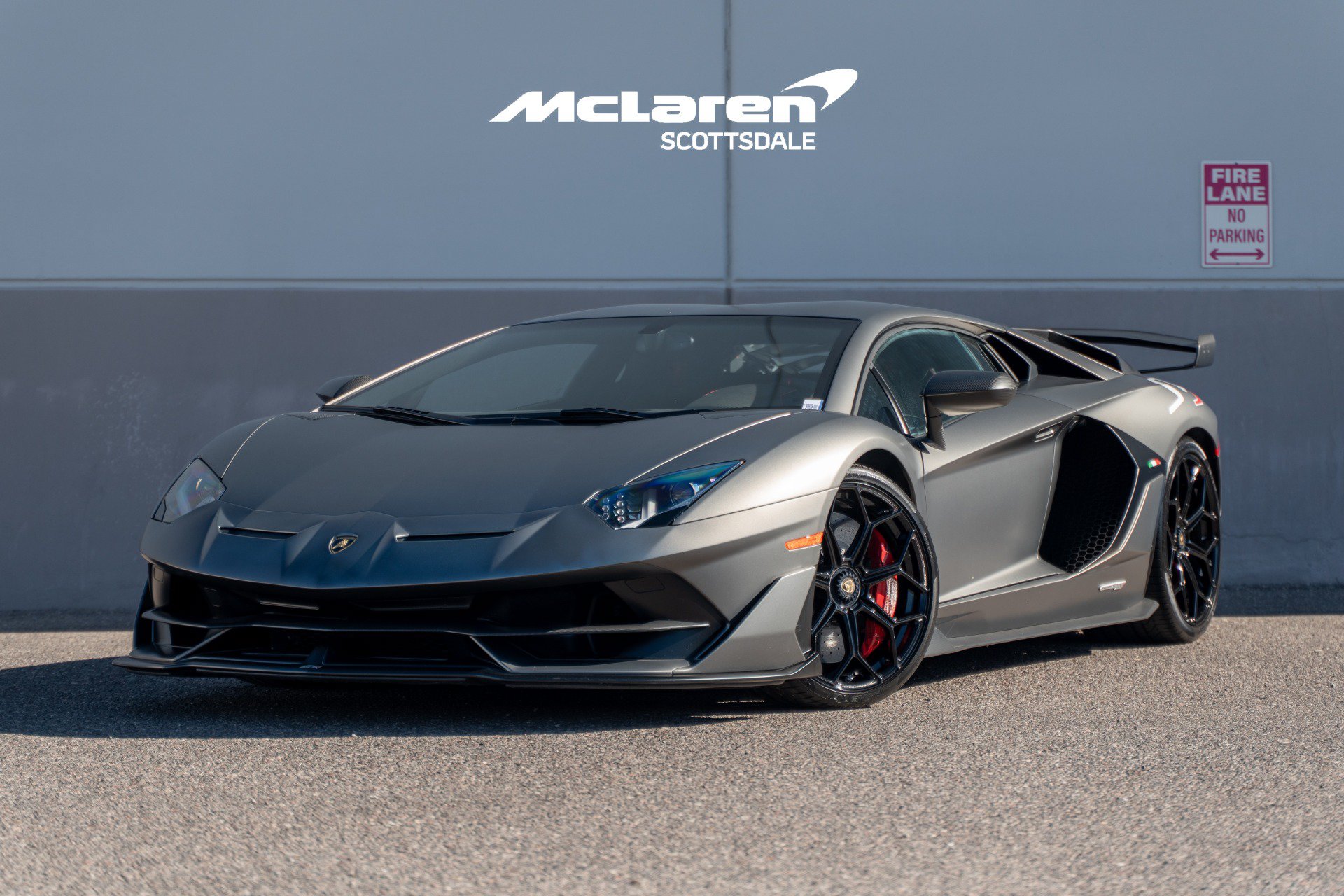 Used 2020 Lamborghini Aventador SVJ AWD/4WD image 2