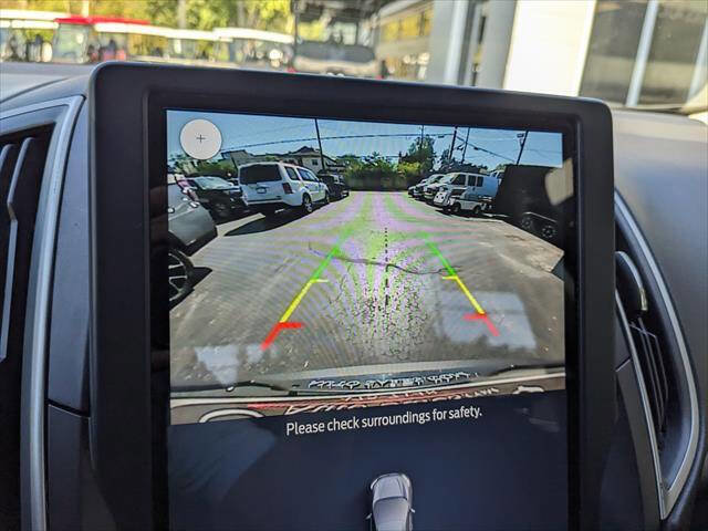 Used 2021 Ford Edge SE image 23