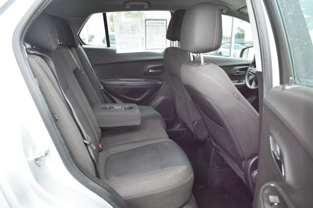 Used 2017 Chevrolet Trax LS FWD image 31