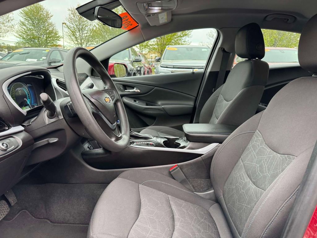 Used 2018 Chevrolet Volt LT FWD image 16
