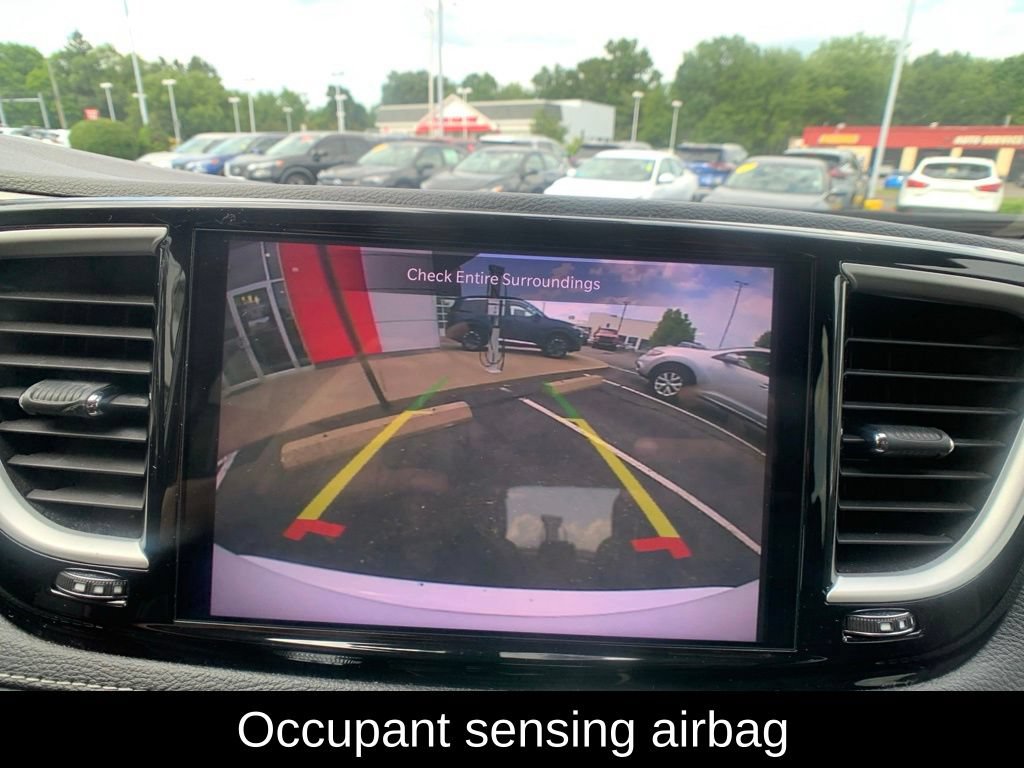 Used 2023 Chrysler Pacifica Touring-L FWD image 20