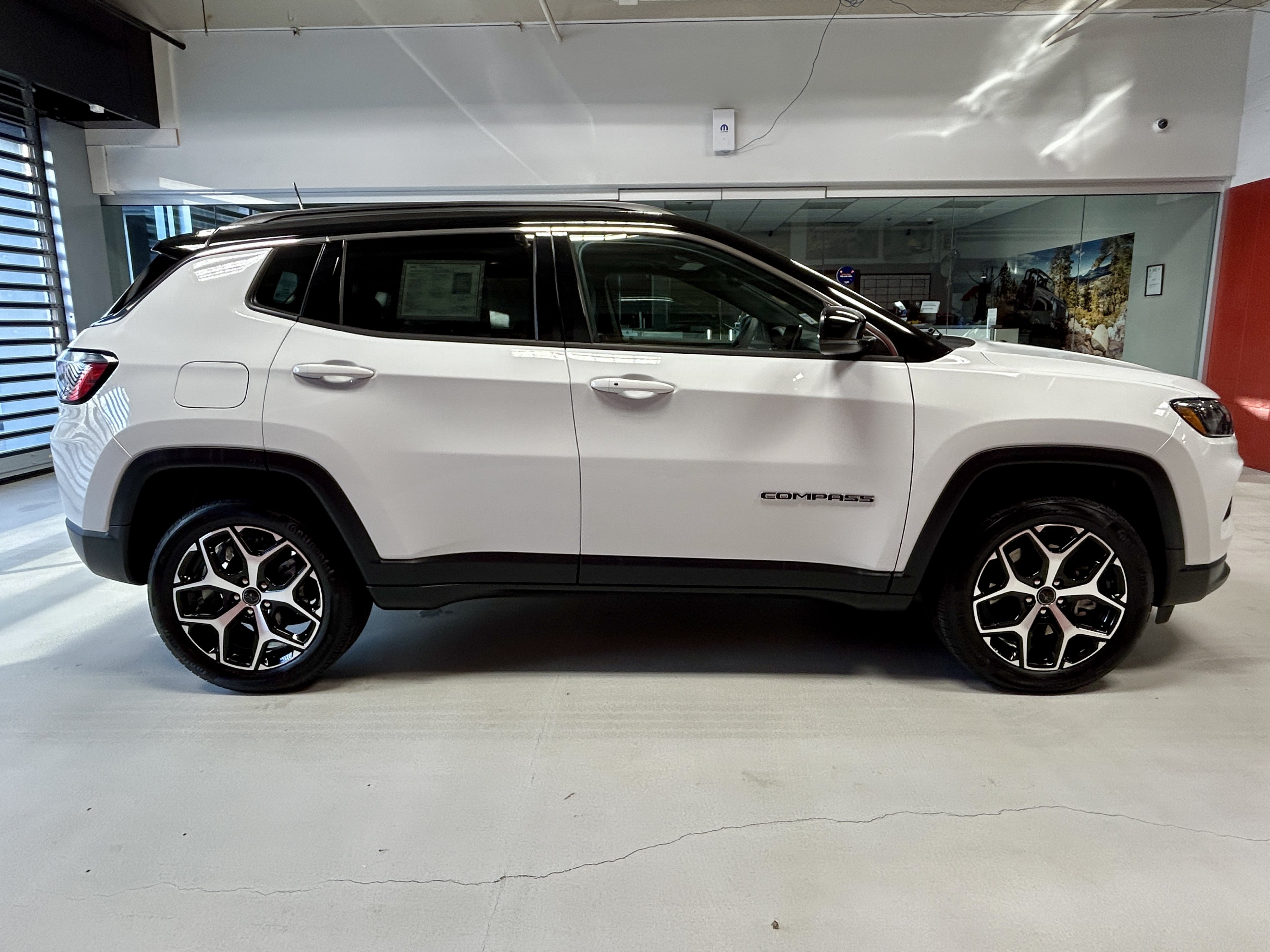 Certified 2025 Jeep Compass Limited w/ Sun & Sound Group AWD/4WD image 12