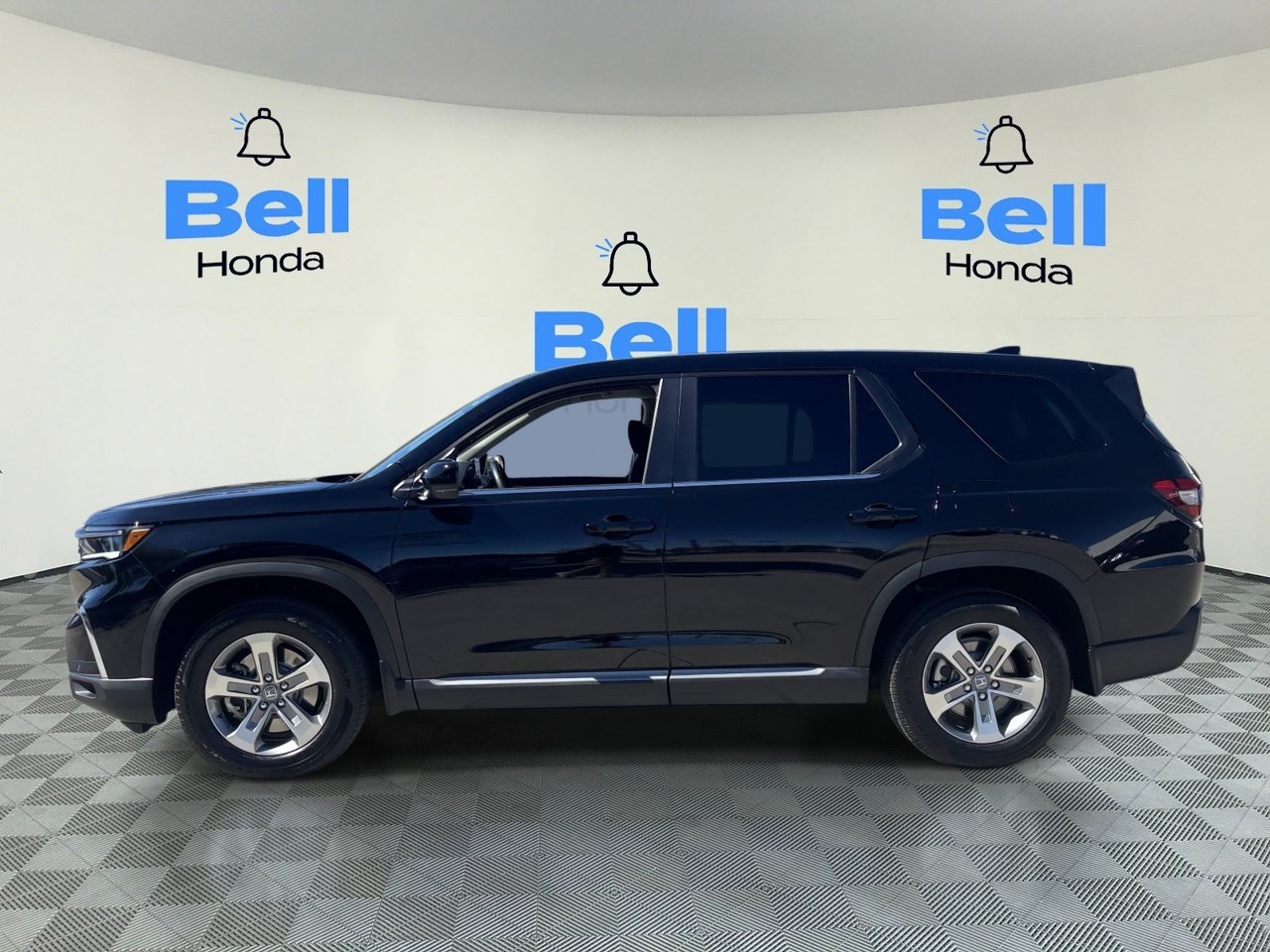Used 2025 Honda Pilot EX-L image 2