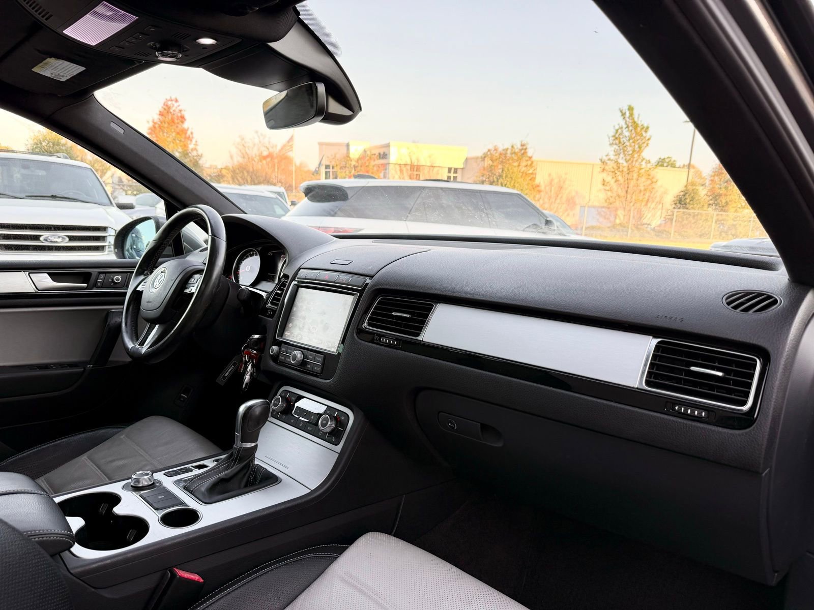 Used 2017 Volkswagen Touareg Wolfsburg Edition AWD/4WD image 30