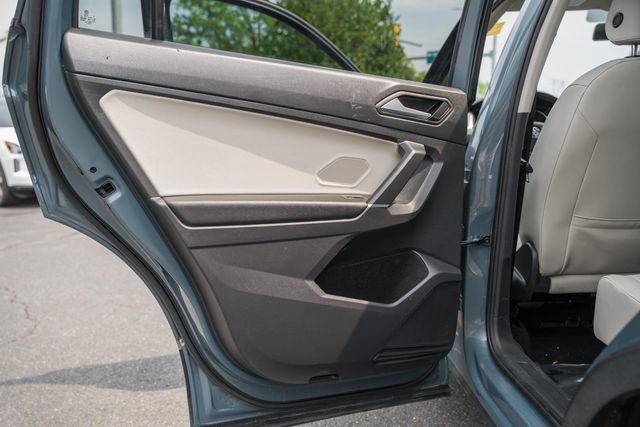 Used 2020 Volkswagen Tiguan SE w/ Panoramic Sunroof Package AWD/4WD image 30