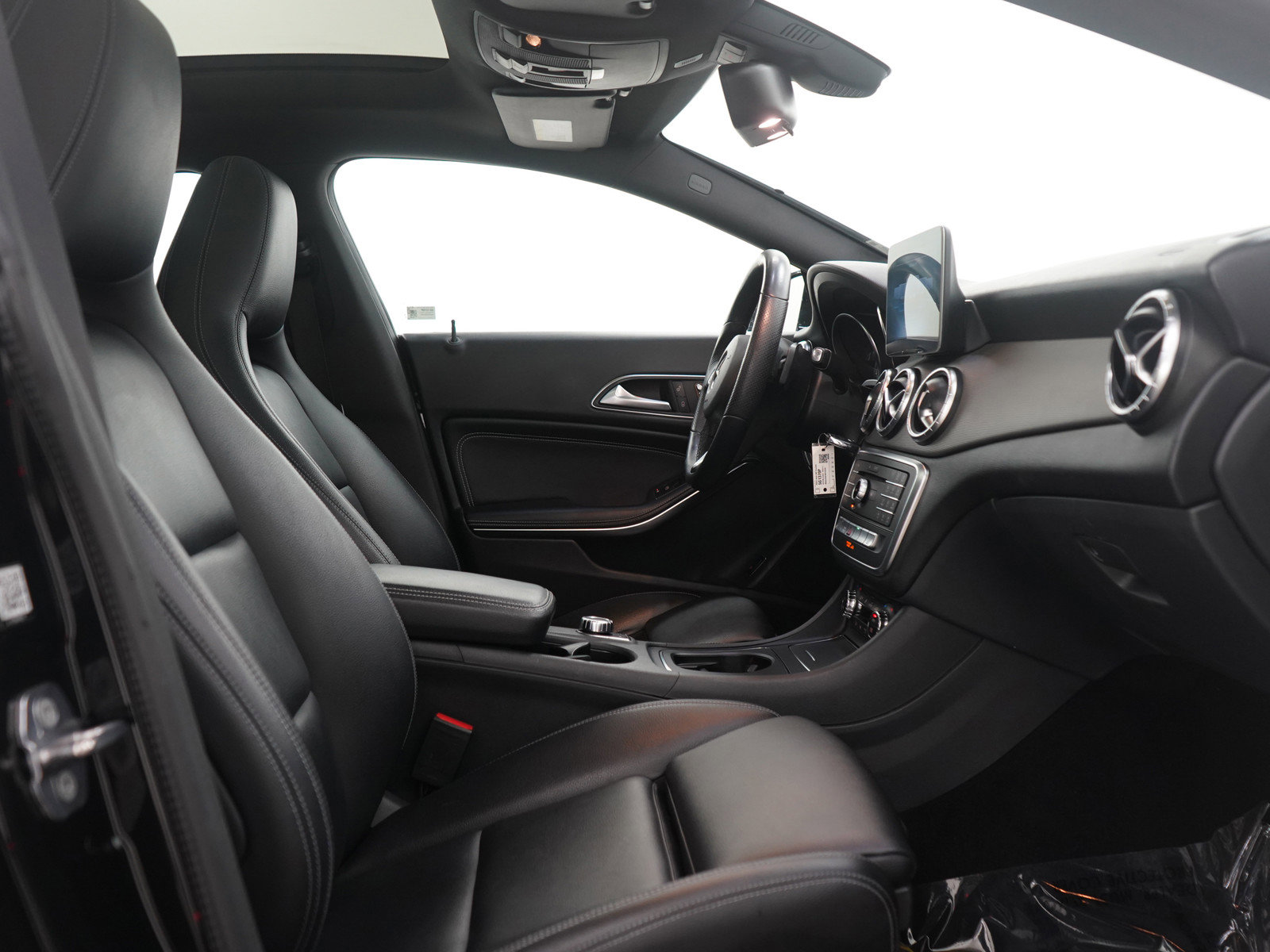 Used 2019 Mercedes-Benz CLA 250 4MATIC image 11