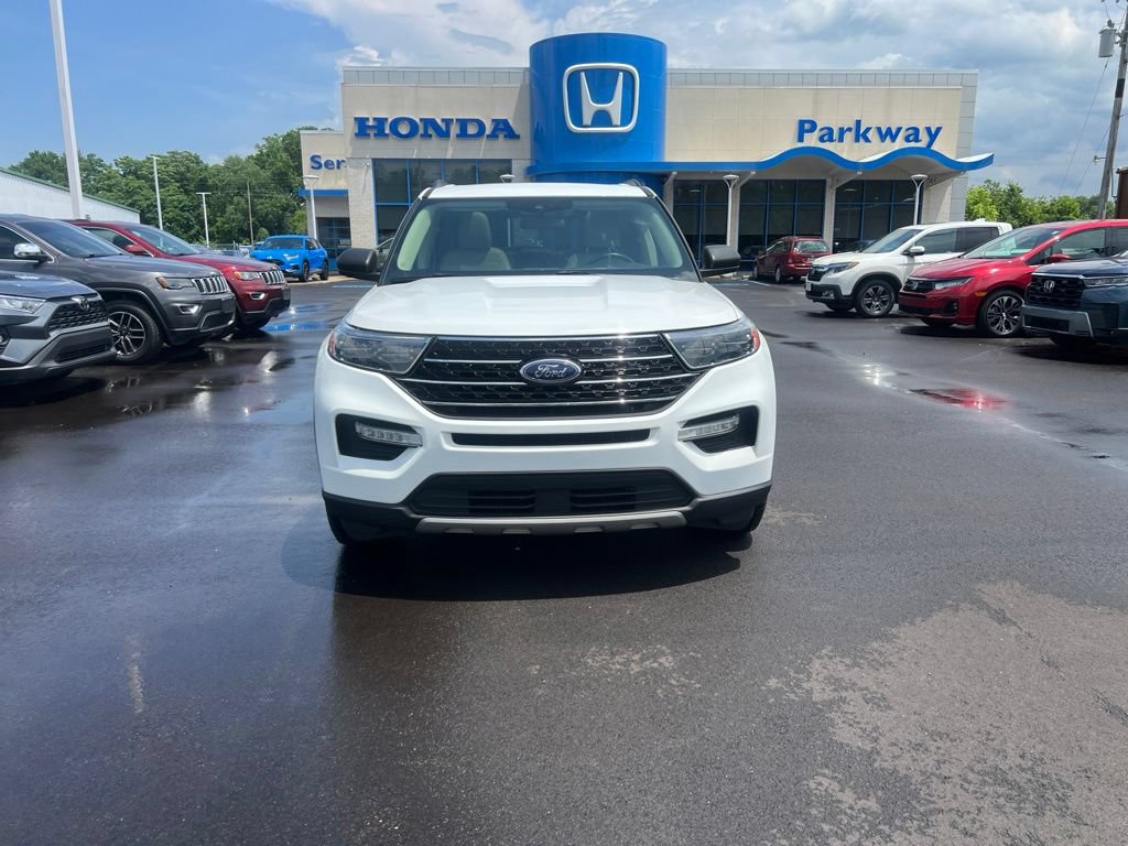 Used 2021 Ford Explorer XLT w/ Equipment Group 202A AWD/4WD image 9