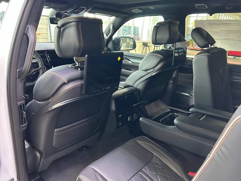 New 2025 Jeep Grand Wagoneer Series III w/ Rear Seat Video Group 1 AWD/4WD image 32